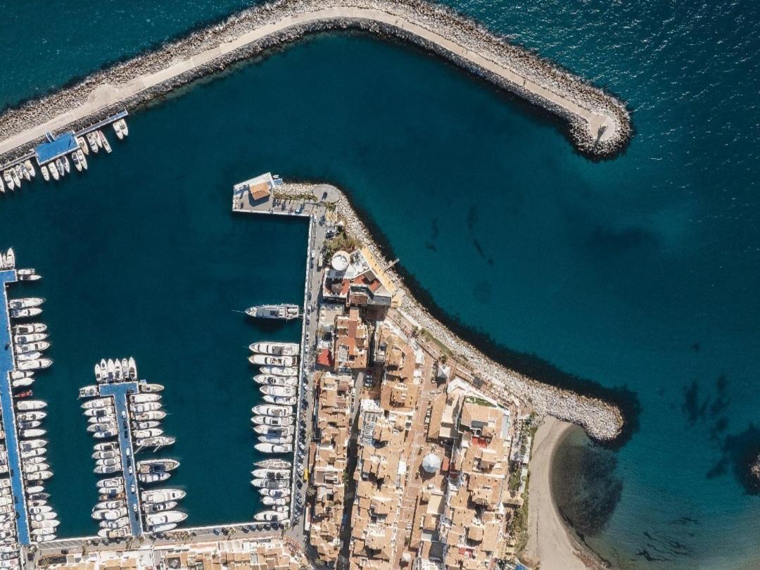 Sea Front In Puerto Banus Apartment