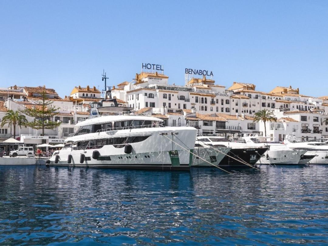 Apartment Sea Front In Puerto Banus