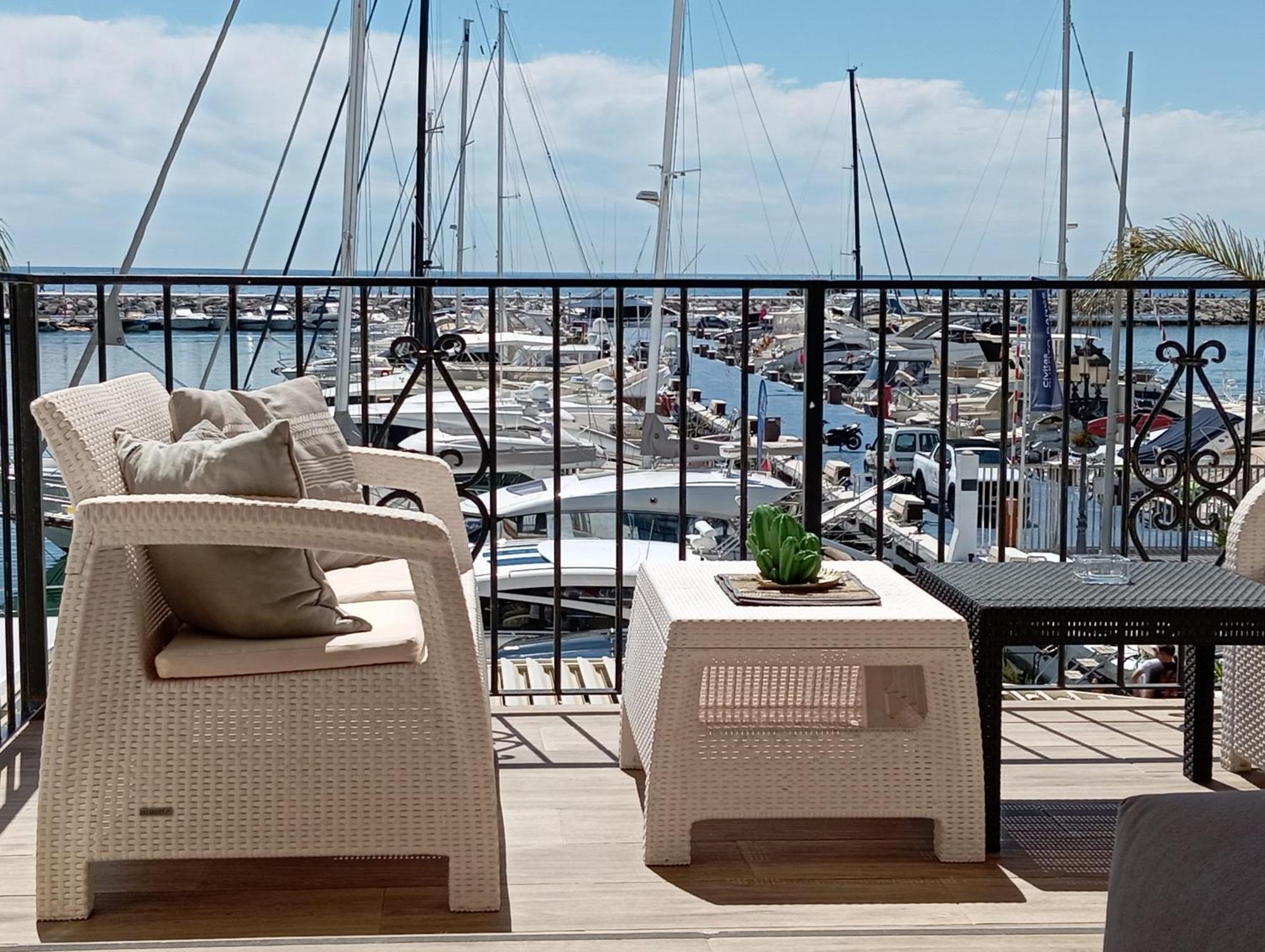 Sea Front In Puerto Banus Apartment
